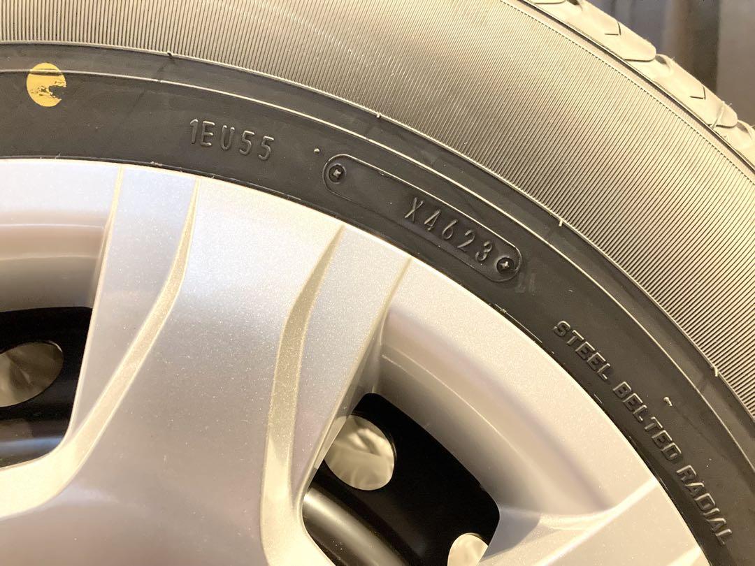 トヨタハイエース　純正タイヤ　ホイール　4本セット 新車外し