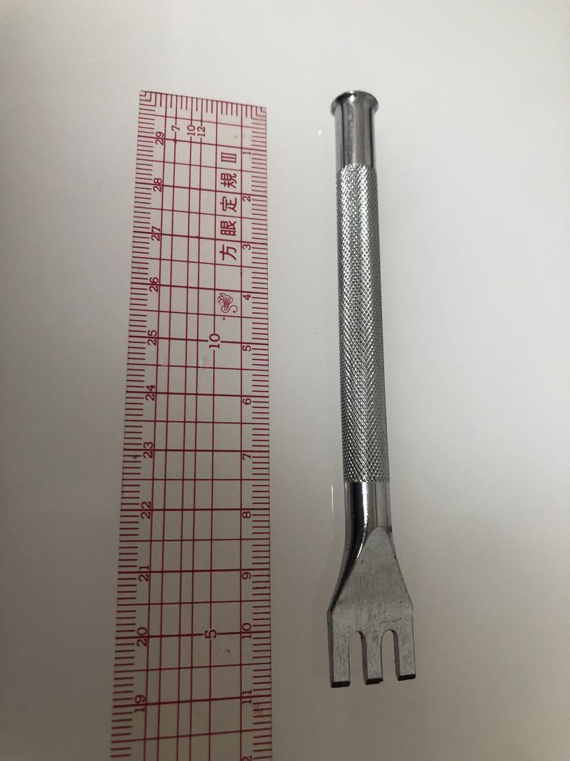 レザークラフト　手縫い穴開け