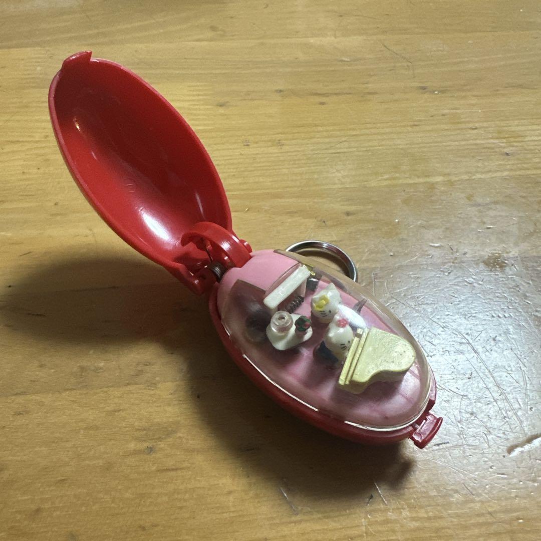 レトロ‼️もう売ってません‼️ハローキティ　動くキーホルダー　ポケットクリッター