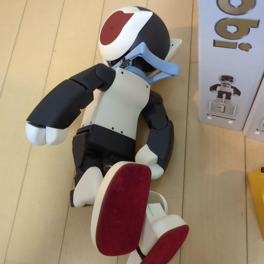 (ジャンク)初期Robi ロボット型玩具 充電器付き ジャンク)初期Robi ロボット型玩具 充電器付き - メルカリ