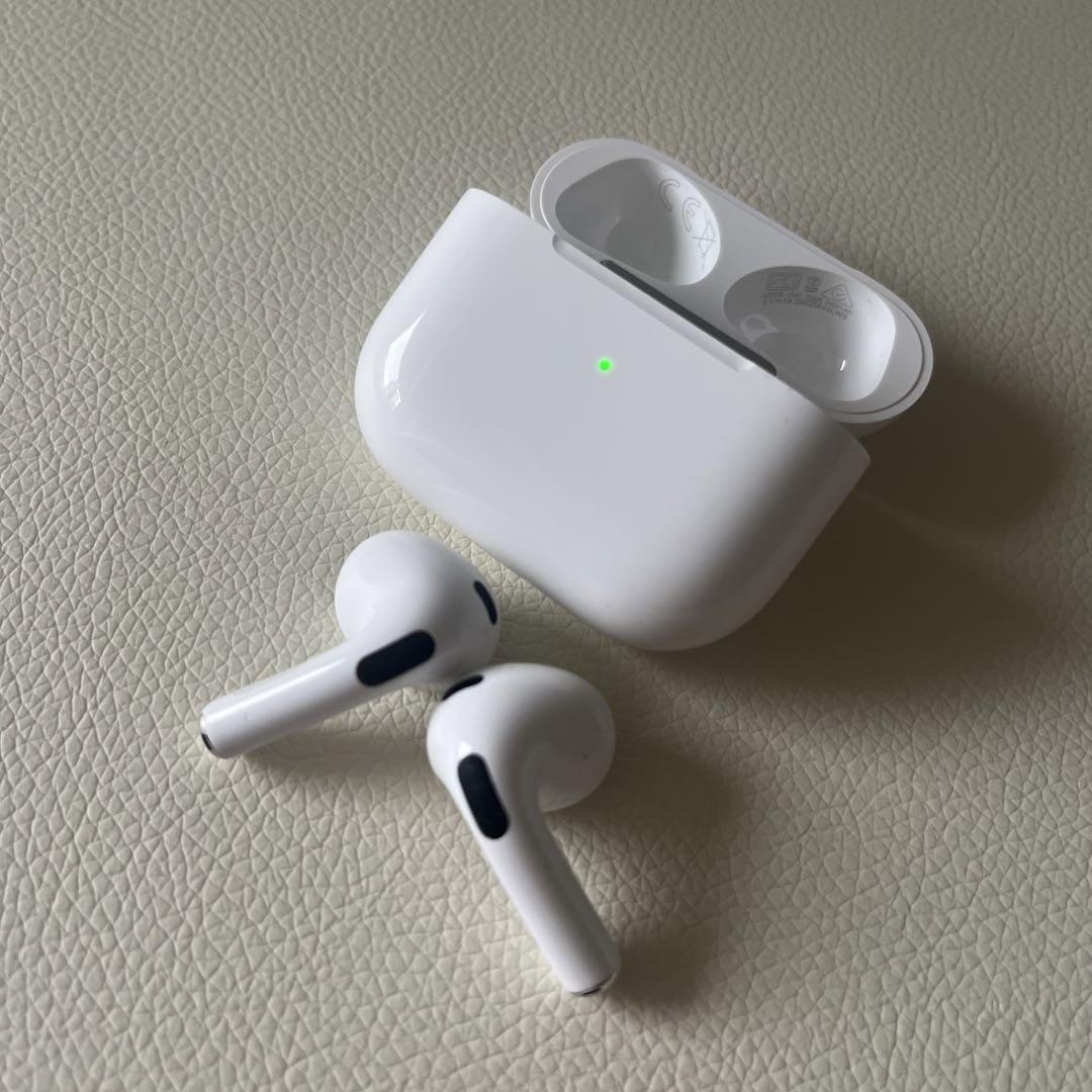 100％本物保証！ Apple AirPods 第3世代 lightning充電ケース付