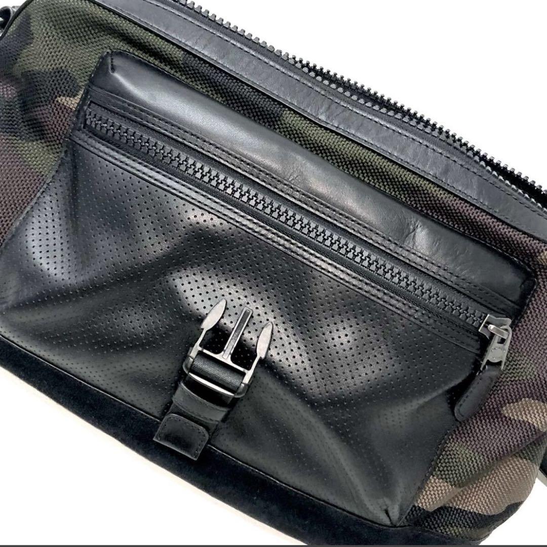 COACH メッセンジャーバッグ ブラック×カモフラ パンチングレザー
