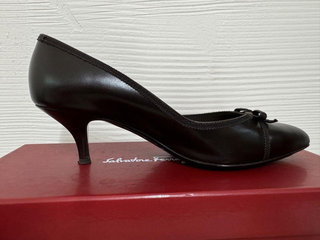 Salvatore Ferragamo フェラガモ 黒 ポインテッドトゥ