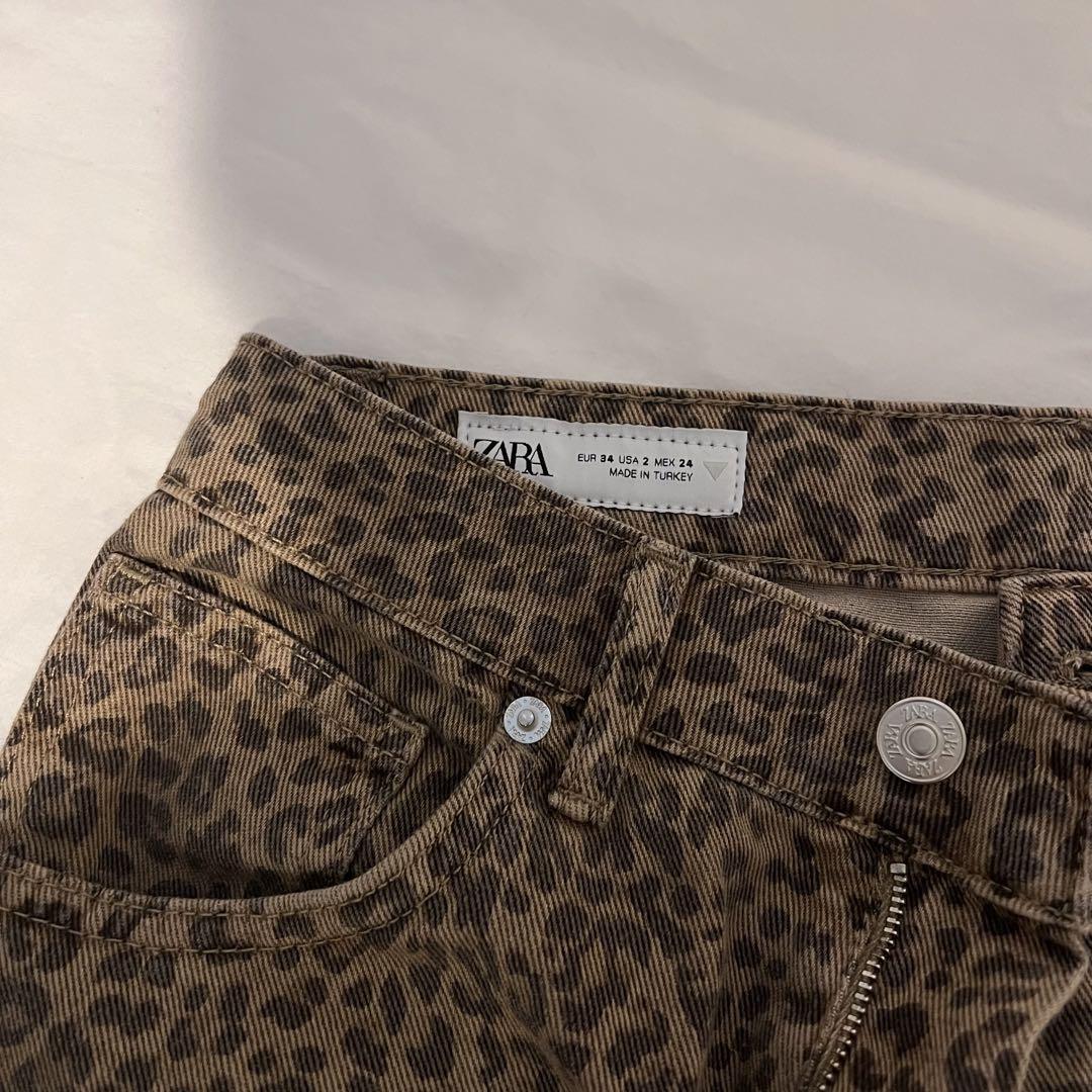 ZARA アニマルプリントリラックスフィットハイライズジーンズTRF