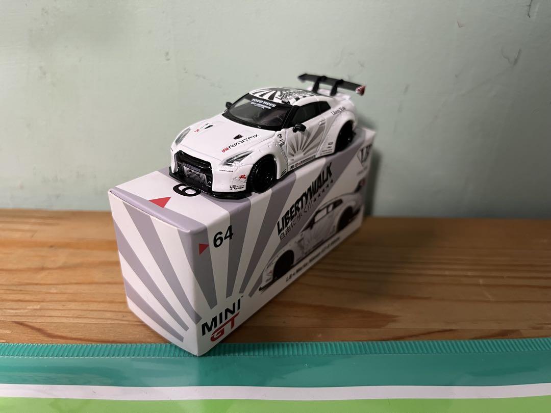 MINI GT リバティーウォーク　LBWK GT-R
