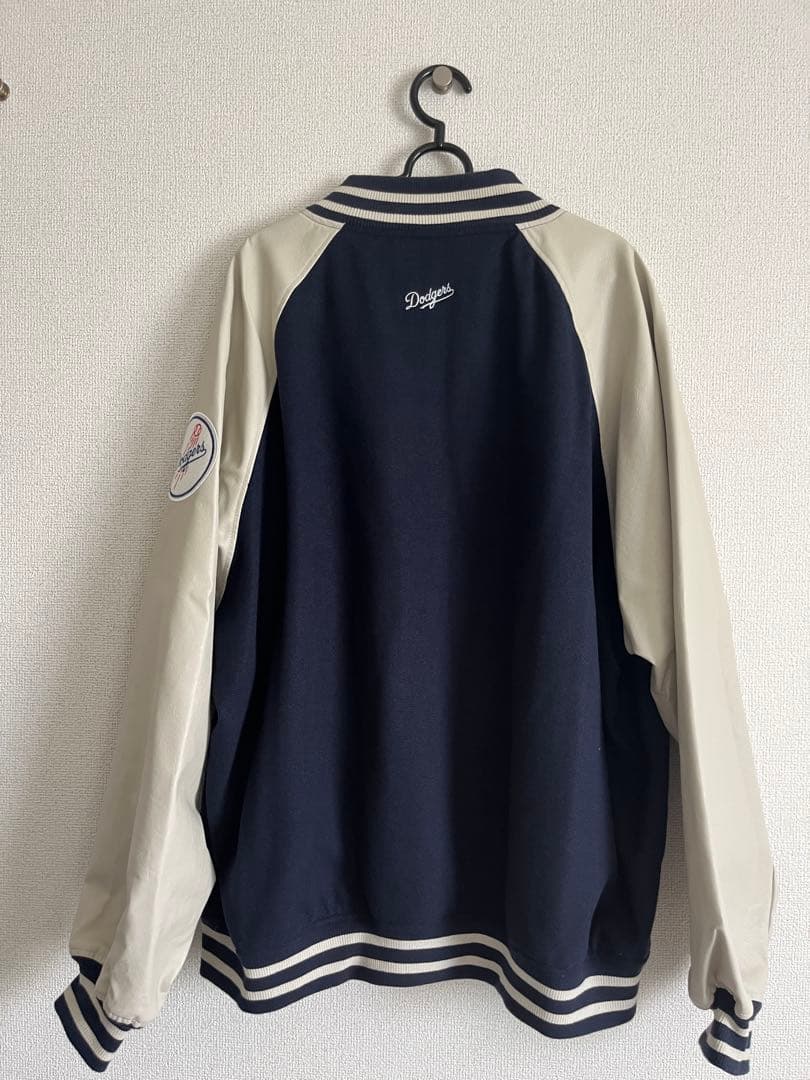 Perushu MLBコラボ サイズLL セールPerushu × MLB コラボ中綿スタンドネックブルゾン（ブルゾン