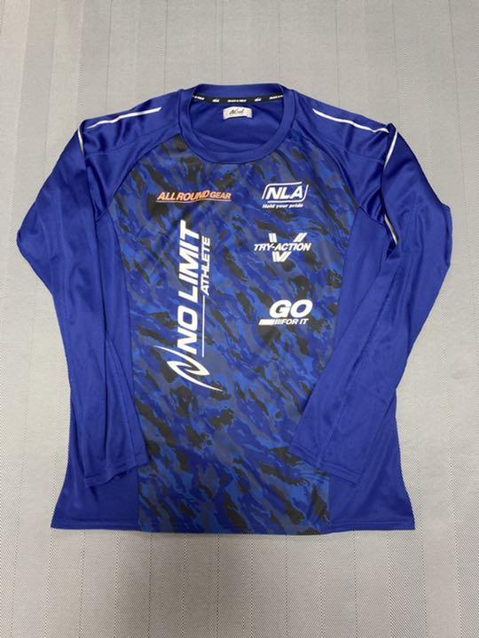NISHIスポーツのロングTシャツ