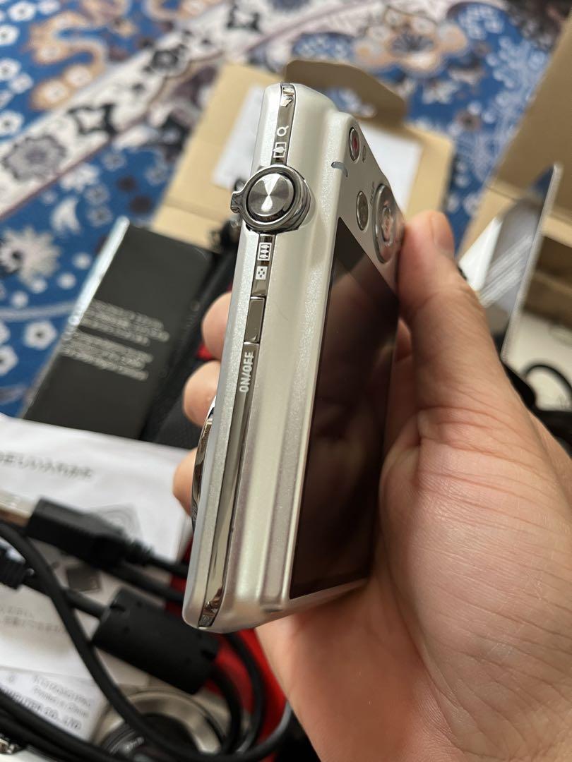 CASIO EXILIM EX-Z900 シルバー 1台