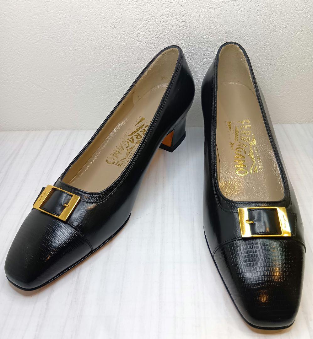 試し履き程度 フェラガモ 23.0㎝ パンプス 黒 レトロ メタルバックル23cm Salvatore Ferragamo