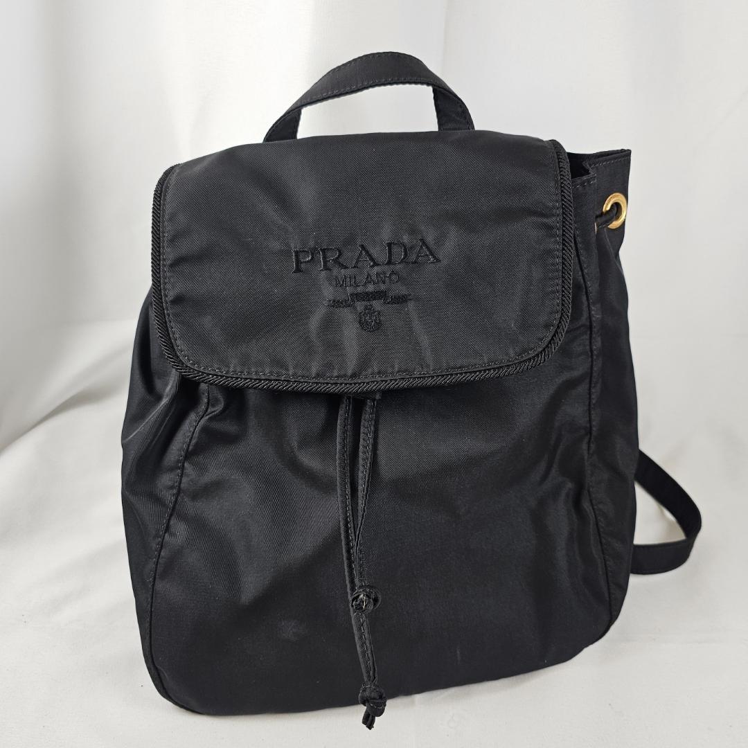 良品✨プラダ　ナイロン　ロゴ　刺繍　リュック　ブラック　手提げ PRADA - 良品 プラダ 刺繍 ロゴ オールド ナイロン 軽量