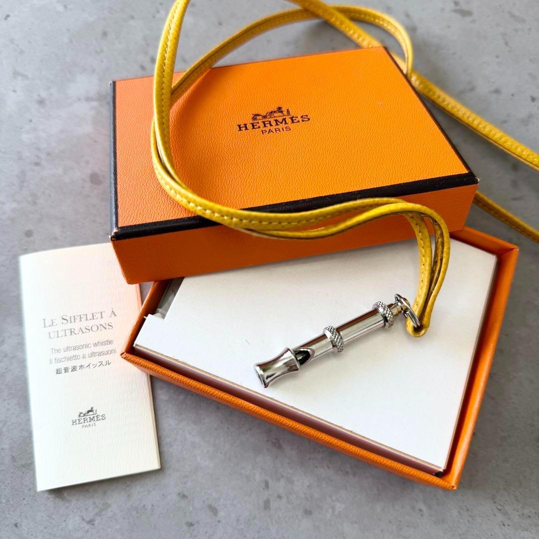 美品✨HERMES　エルメス　ネックレス　シフレ　笛　犬笛　ホイッスル　オレンジ 美品】HERMES エルメス ネックレス シフレ 笛 犬笛 ホイッスル