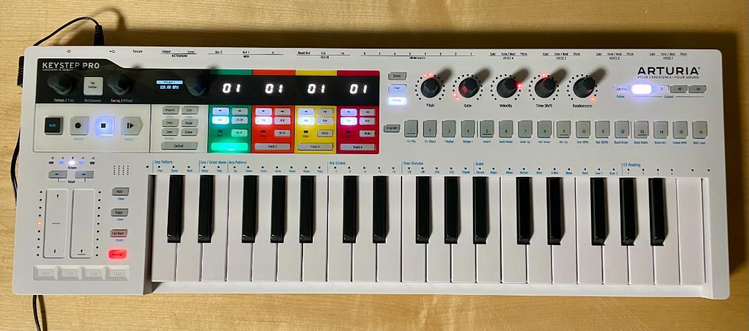 Arturia Keystep Pro MID, CV keyboad