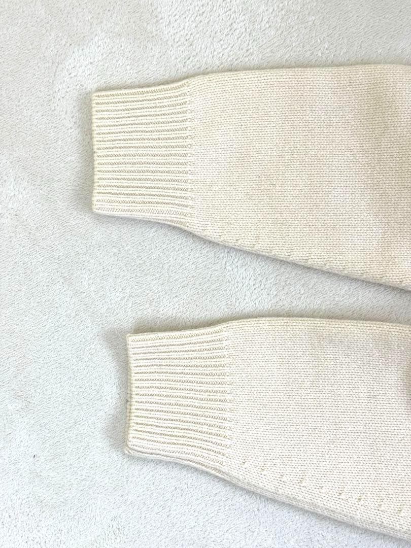 ebureエブール スーパージーロンウール Vネックプルオーバーニット 白 ebureエブール スーパージーロンウール Vネックプルオーバーニット 白