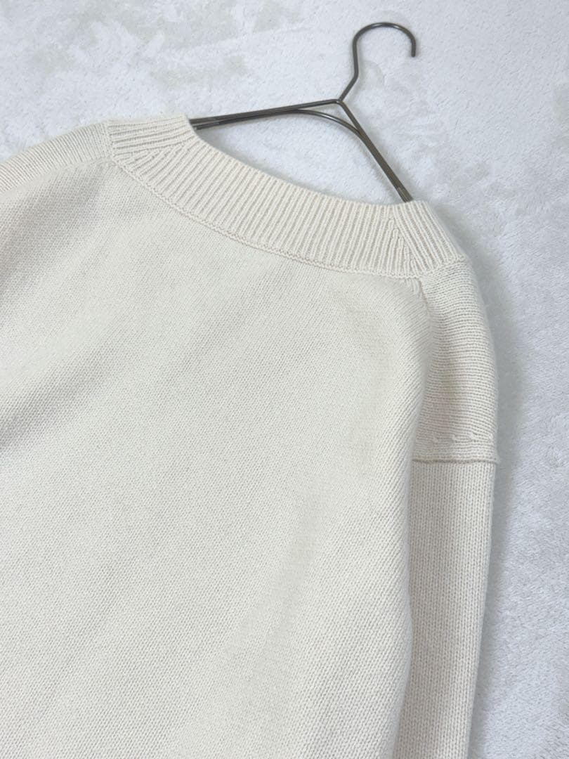 ebureエブール スーパージーロンウール Vネックプルオーバーニット 白 ebureエブール スーパージーロンウール Vネックプルオーバーニット 白