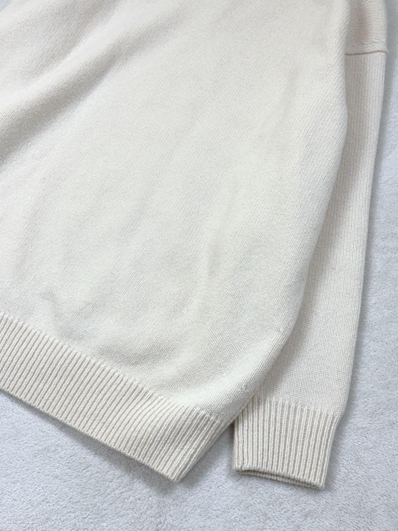 ebureエブール スーパージーロンウール Vネックプルオーバーニット 白 ebureエブール スーパージーロンウール Vネックプルオーバーニット 白