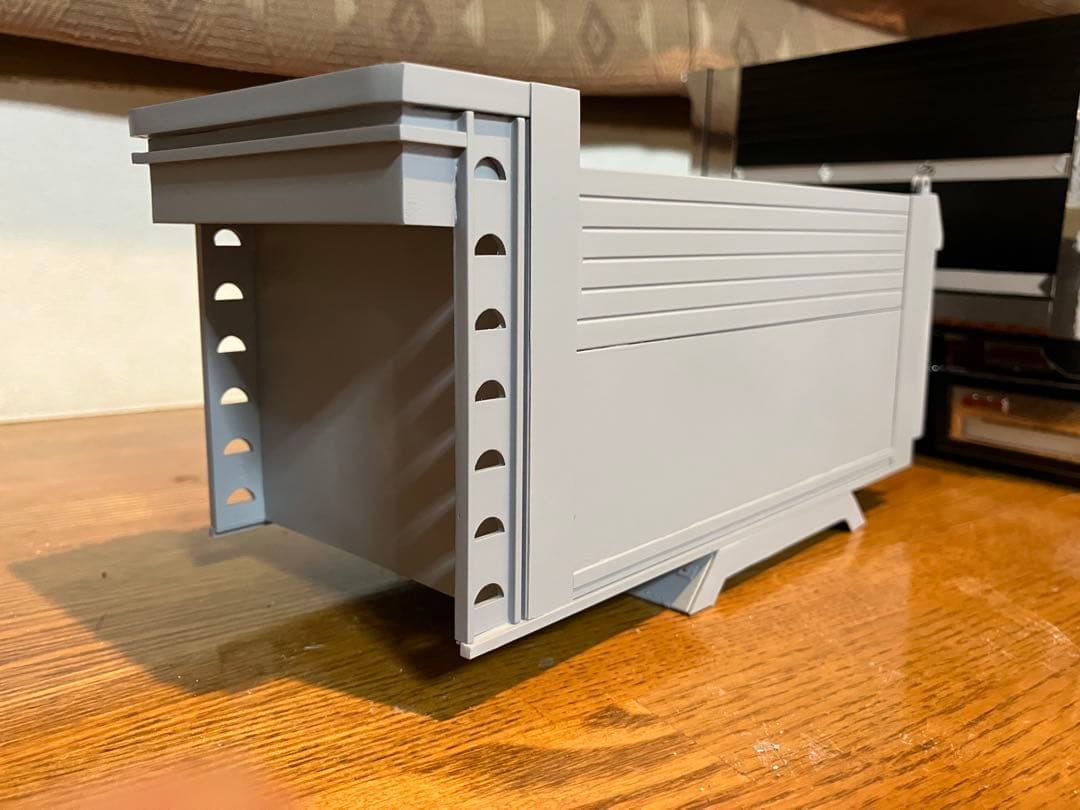 デカ箱ダンプ大型用プラモデル パーツ 塗装前段階のサーフェイサー目立った傷や汚れなし