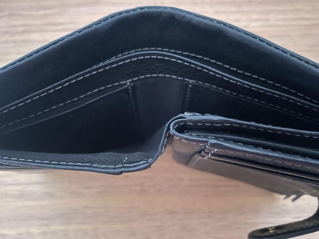 二つ折り財布