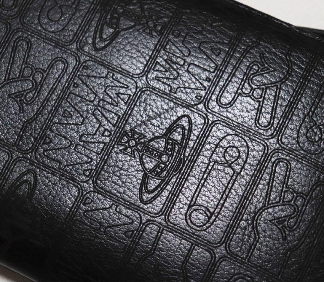 《ヴィヴィアンウエストウッド》箱付新品 TAGS柄 レザーポーチ クラッチバッグ