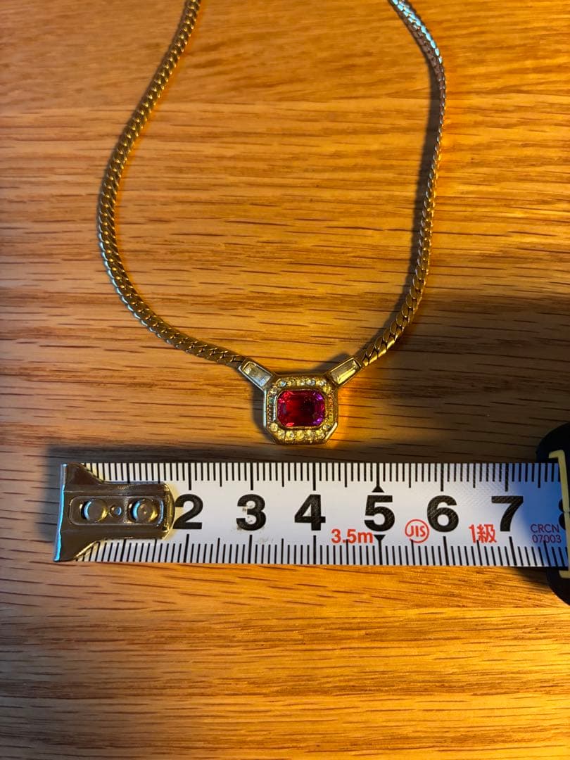 クリスチャンディオール ピンク色宝石 ネックレス クリスチャンディオール ピンク色宝石 ネックレス