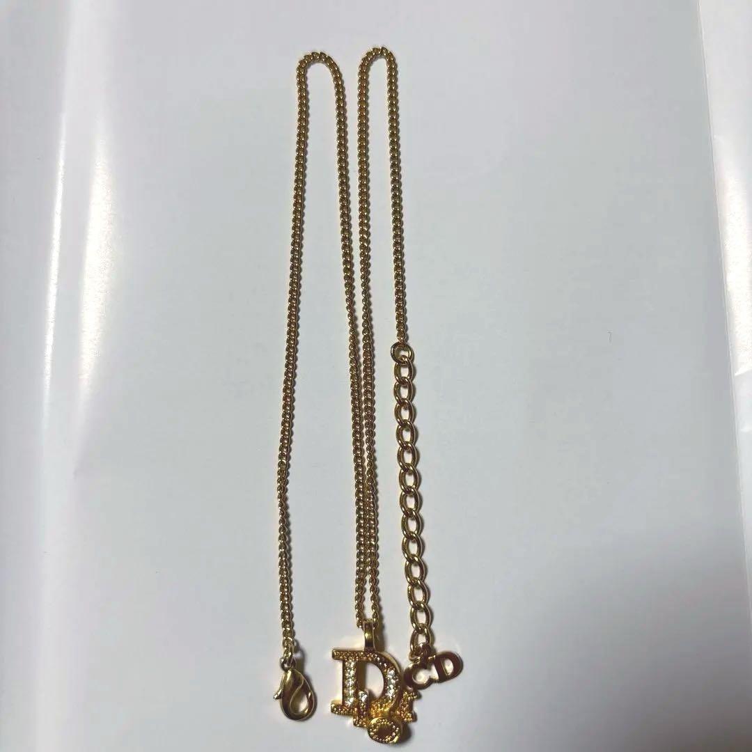 Dior ゴールドネックレス ストーン付き