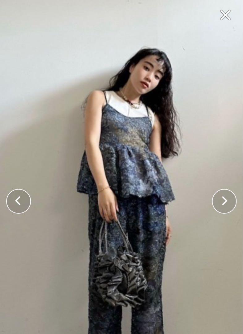 アメリMEDI RACHEL FLUFFY ART CAMISOLE