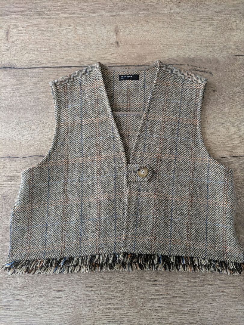 北欧暮らしの道具店 ヘリンボーン柄のウールベスト / よしいちひろさんコラボ 北欧暮らしの道具店 ヘリンボーン柄のウールベスト / よしいちひろさんコラボ