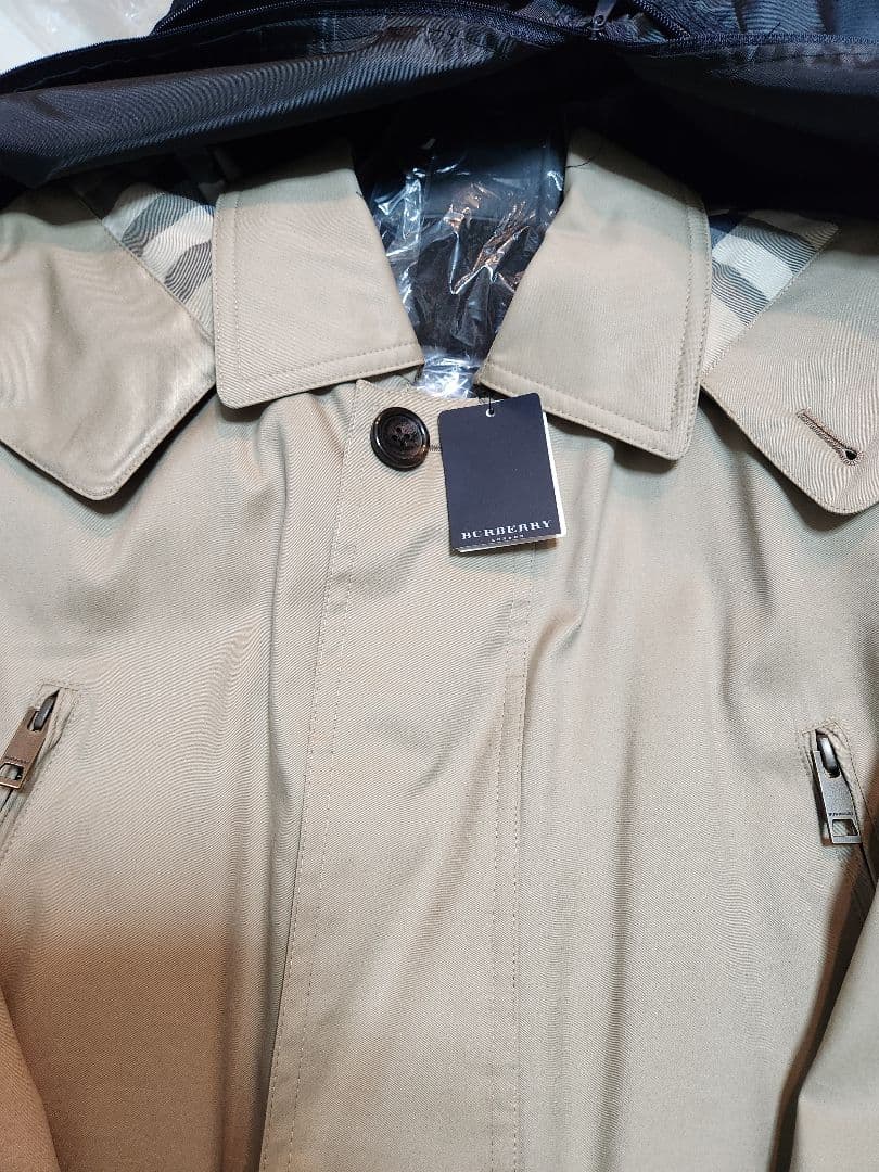 名品 BURBERRY コート ダウンライナー カバー付き 新品未使用品 名品 BURBERRY コート ダウンライナー カバー付き 新品未使用品