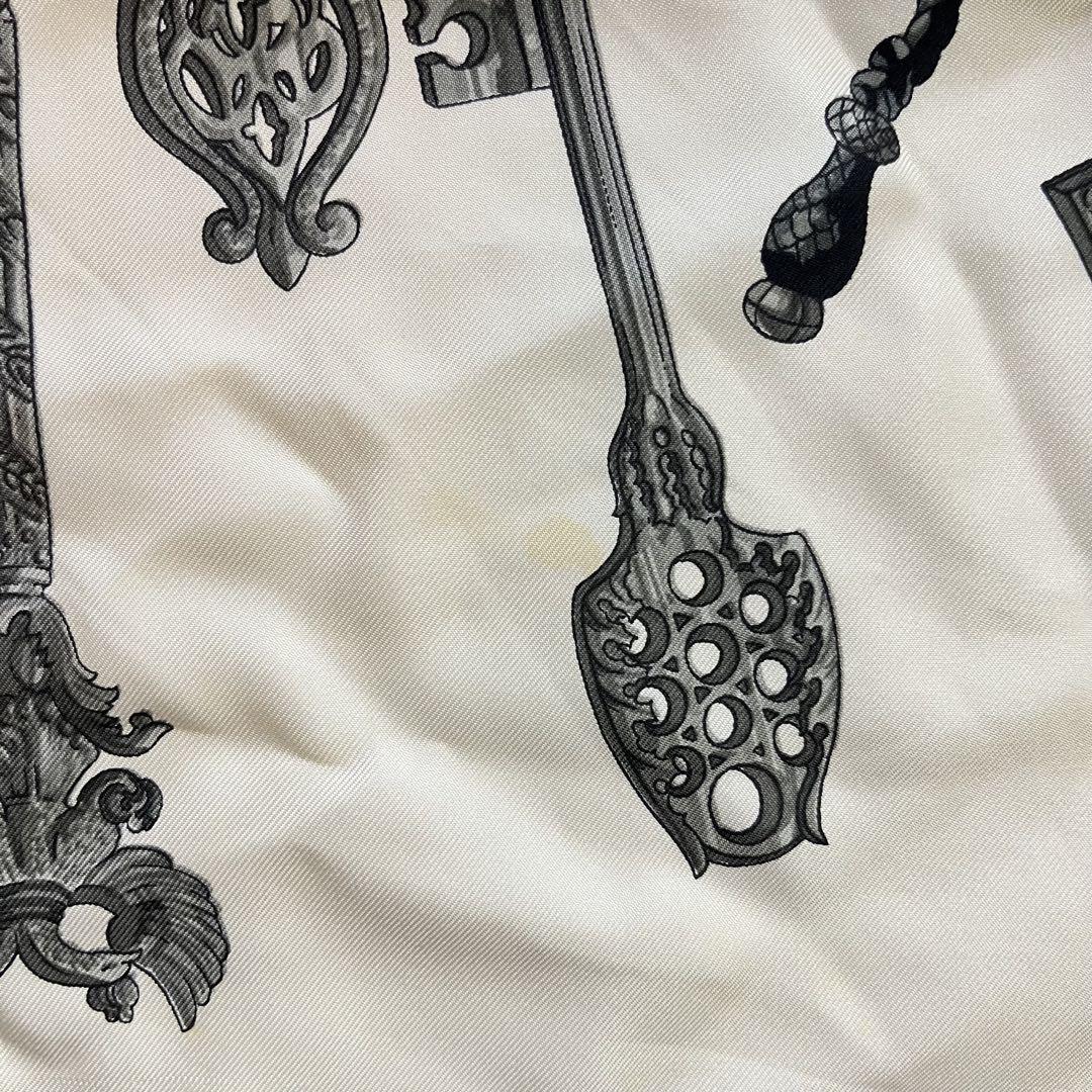【ワケあり】HERMES エルメススカーフ　カレ90 箱付き