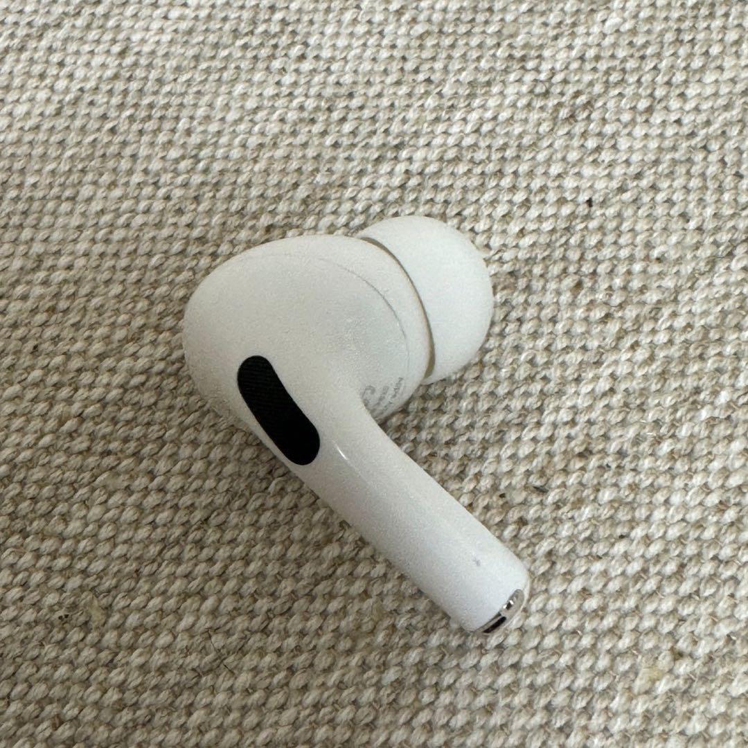 中古品 AirPods Pro 右耳のみ (A2083)R☆q☆QC - メルカリ