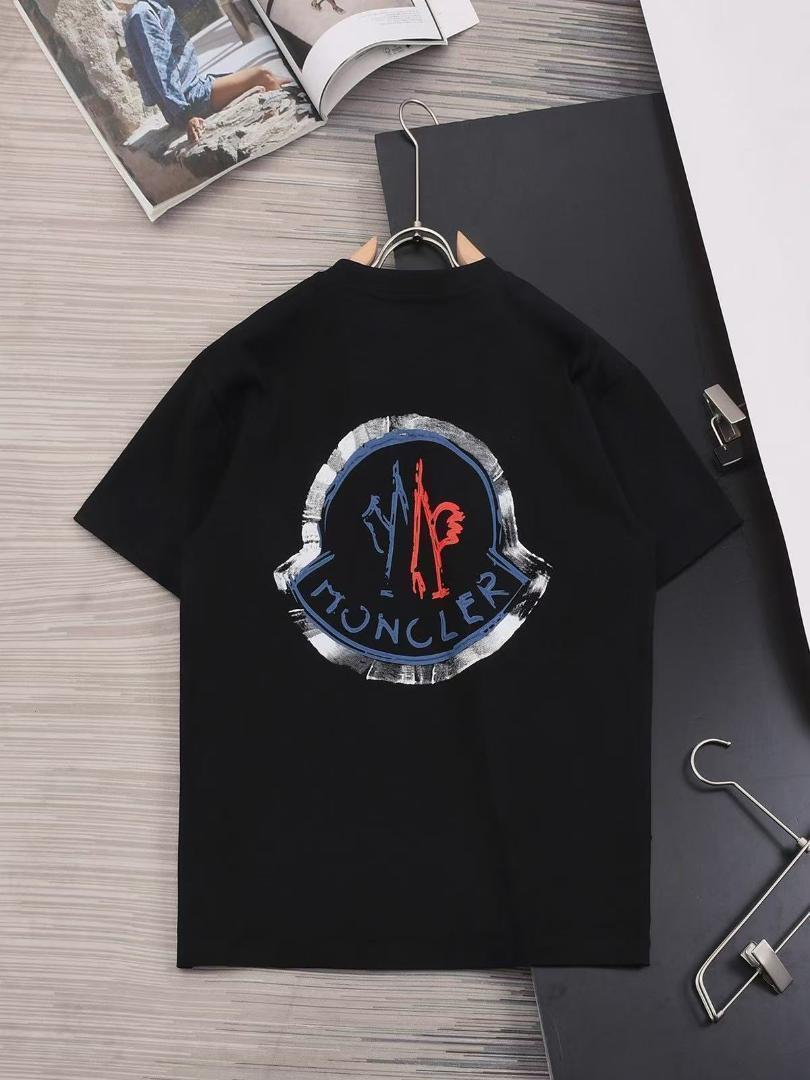 美品 MONCLERのTシャツ モンクレール 大人氣の半袖FeNx