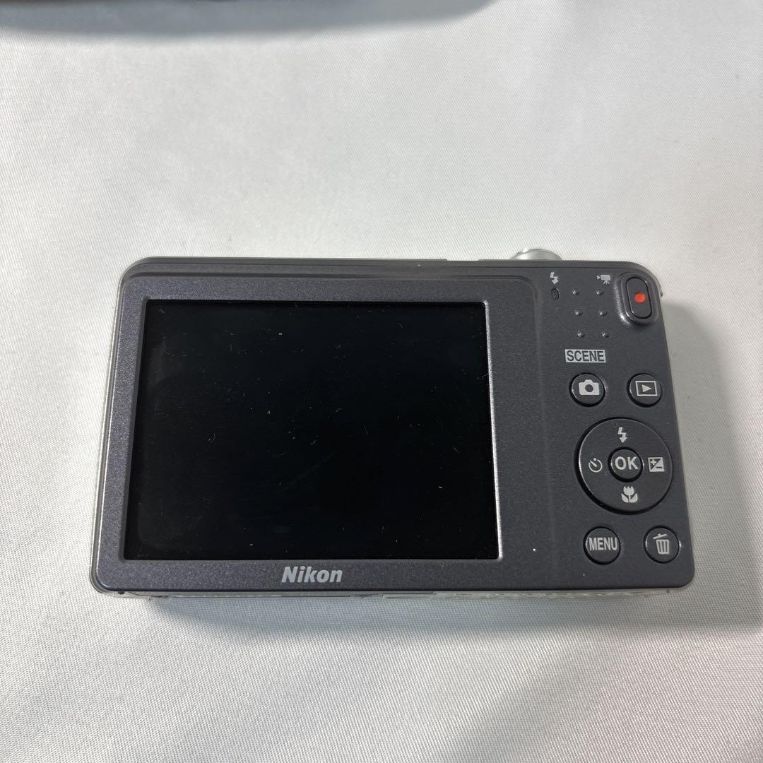 【外観極美品】ニコンNikon Coolpix A300 シルバー