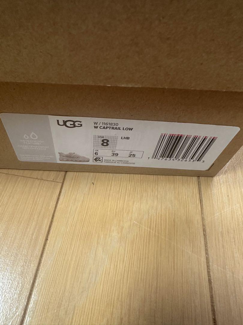 UGG スニーカー ベージュ ホワイト 25㎝ 箱付き UGG スニーカー ベージュ ホワイト 25㎝ 箱付き