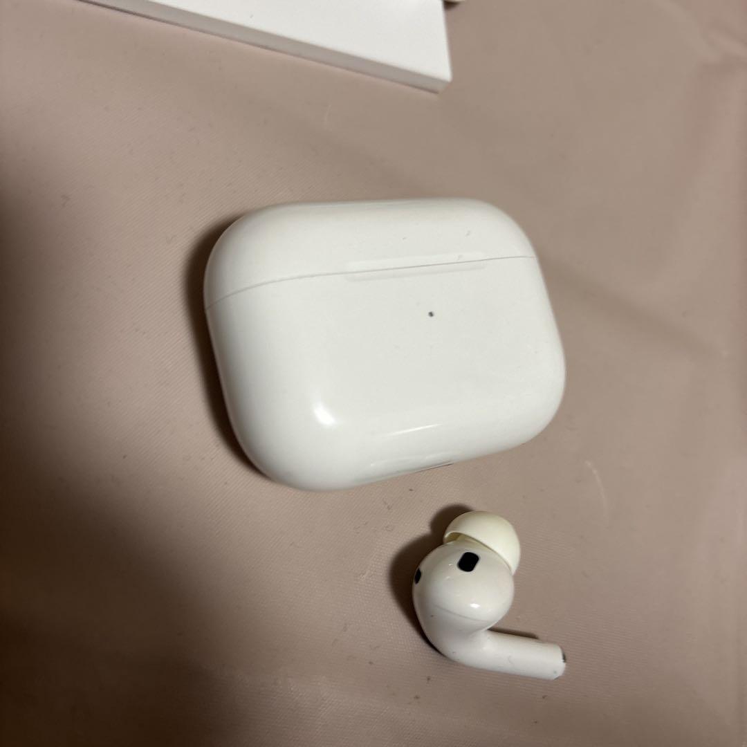 AirPods Pro 第二世代 左耳とケースのみ