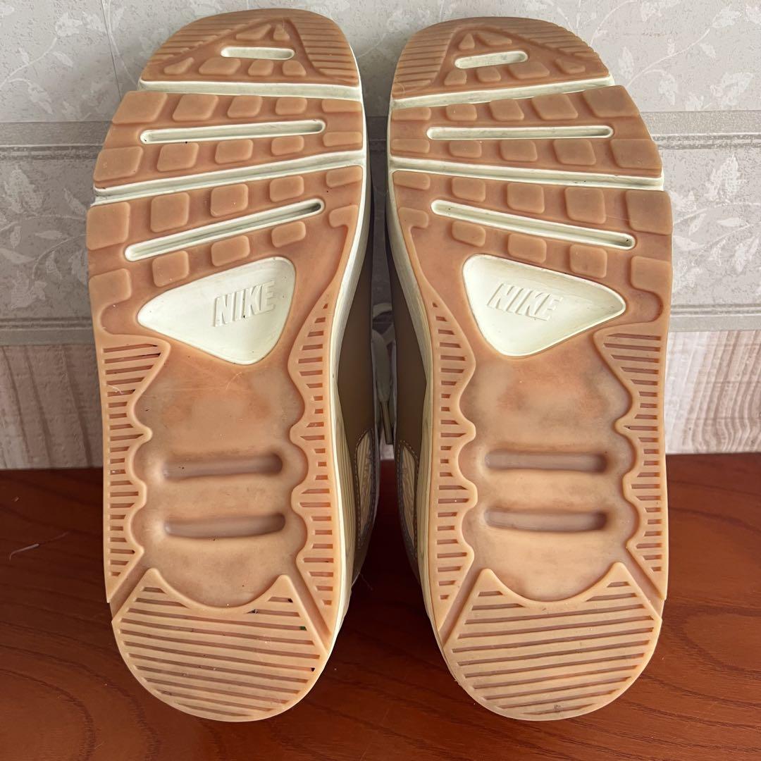 NIKE エアマックス90LV8