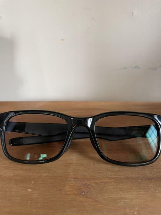 eyevol  PESKIN 調光レンズ搭載