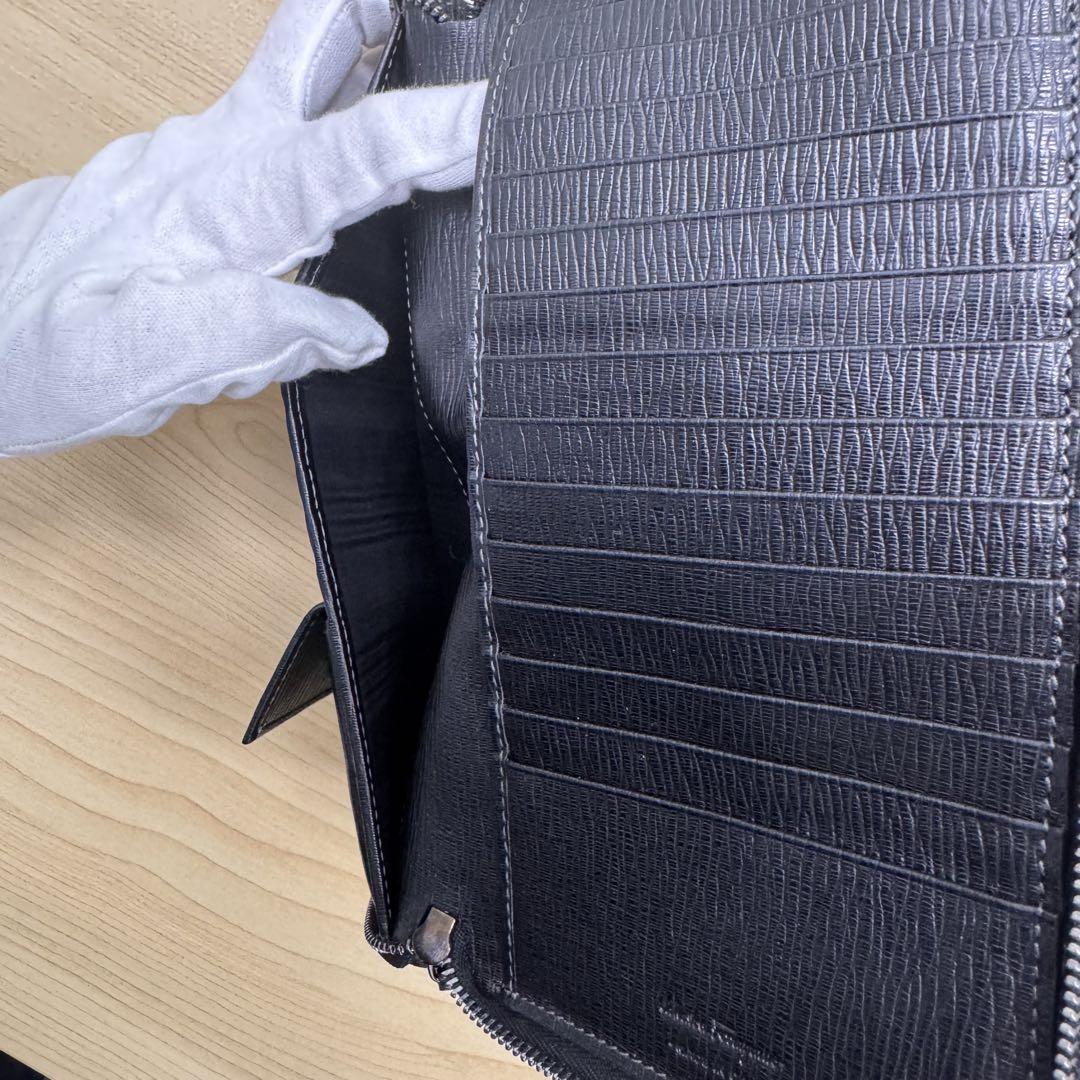 大容量　サルヴァトーレ フェラガモ　長財布　ブラック　中古品