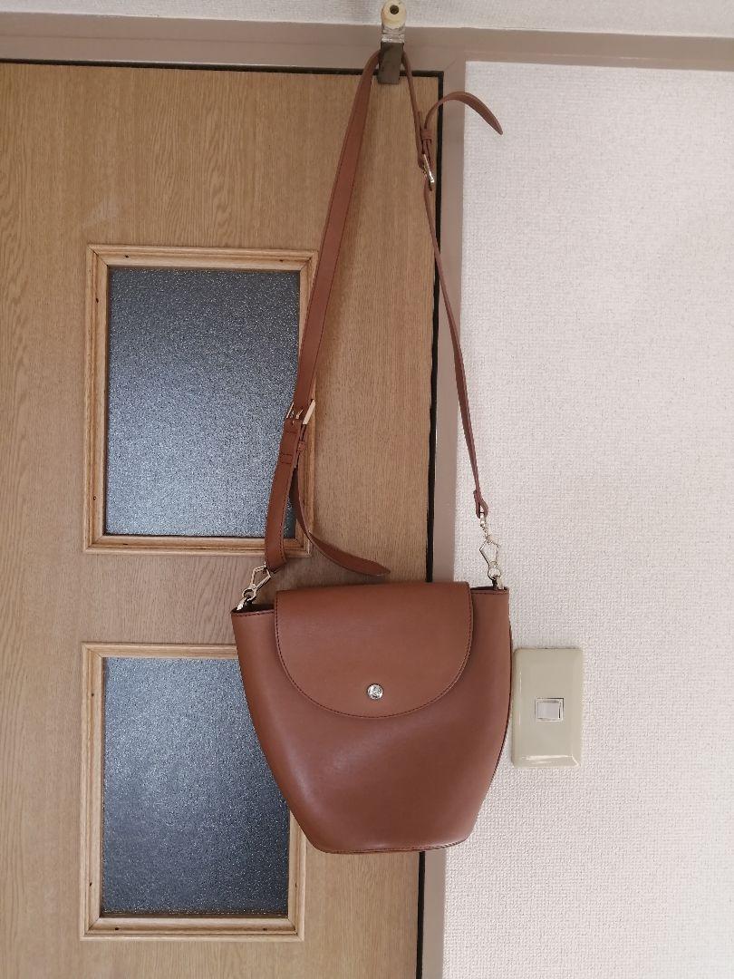 メルカリ Charles Keith ショルダーバッグ ブラウン チャールズアンドキース 945 中古や未使用のフリマ メルカリ Charles Keith ショルダーバッグ ブラウン チャールズアンドキース 945 中古や未使用のフリマ