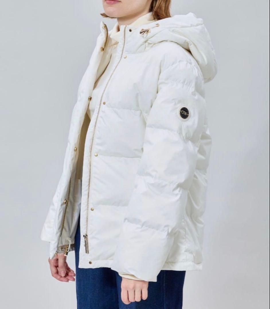 DANIEL WELLINGTON ダウンジャケット　ホワイト