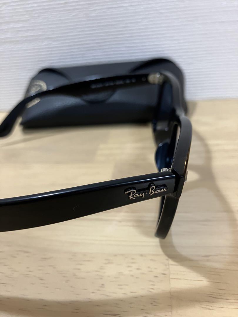 Ray-Ban