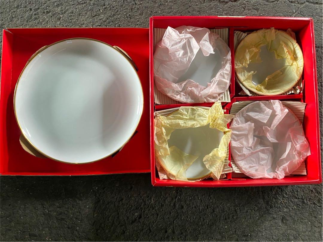ノリタケチャイナ　白磁　陶器製食器セット（大皿1、小皿4）