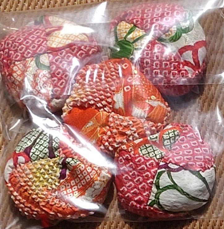 虹 着物リメイク数珠玉お手玉まとめ　　　　　 リハビリ おもちゃ 指遊び 和小物