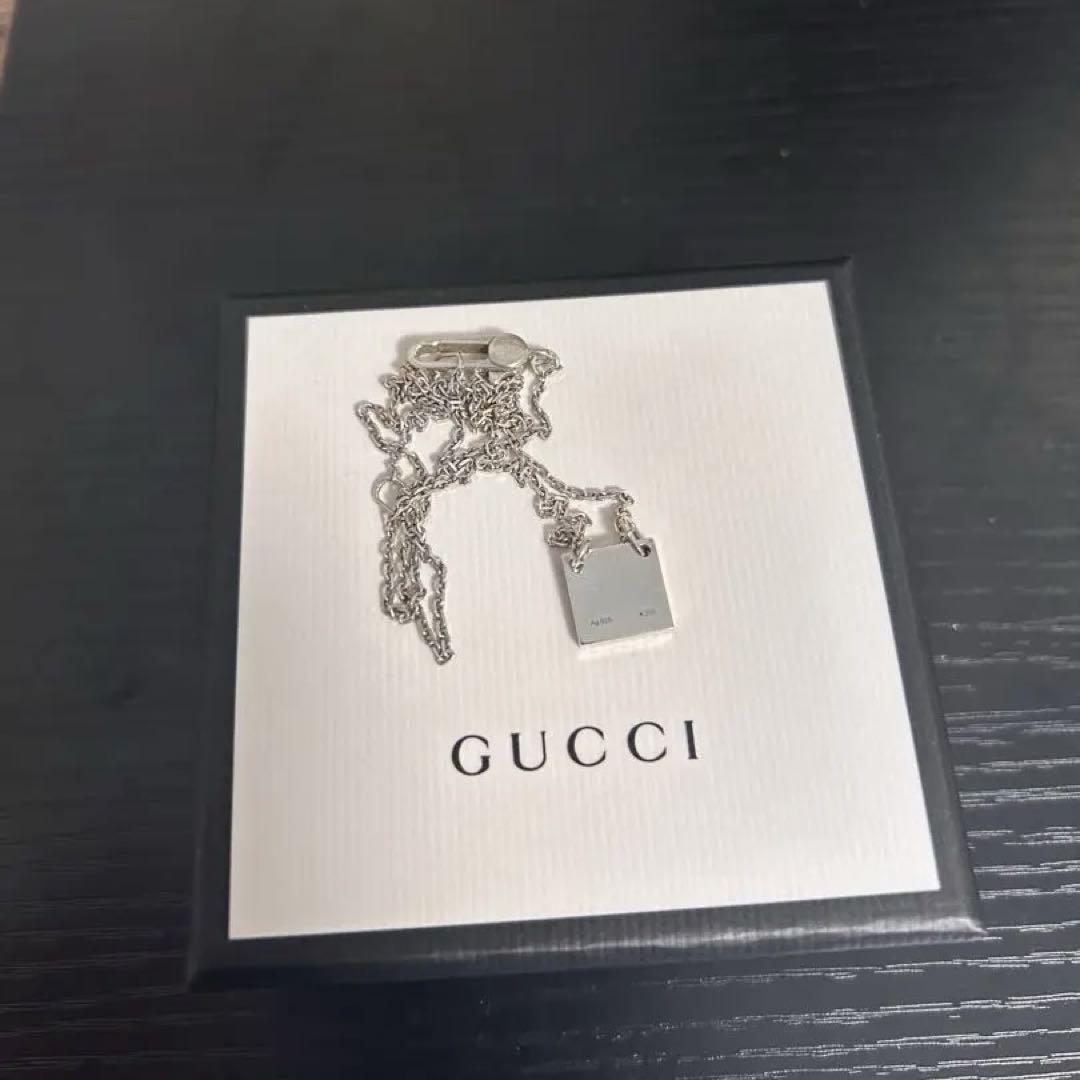 GUCCI スクエアネックレス　チャーム　男女兼用