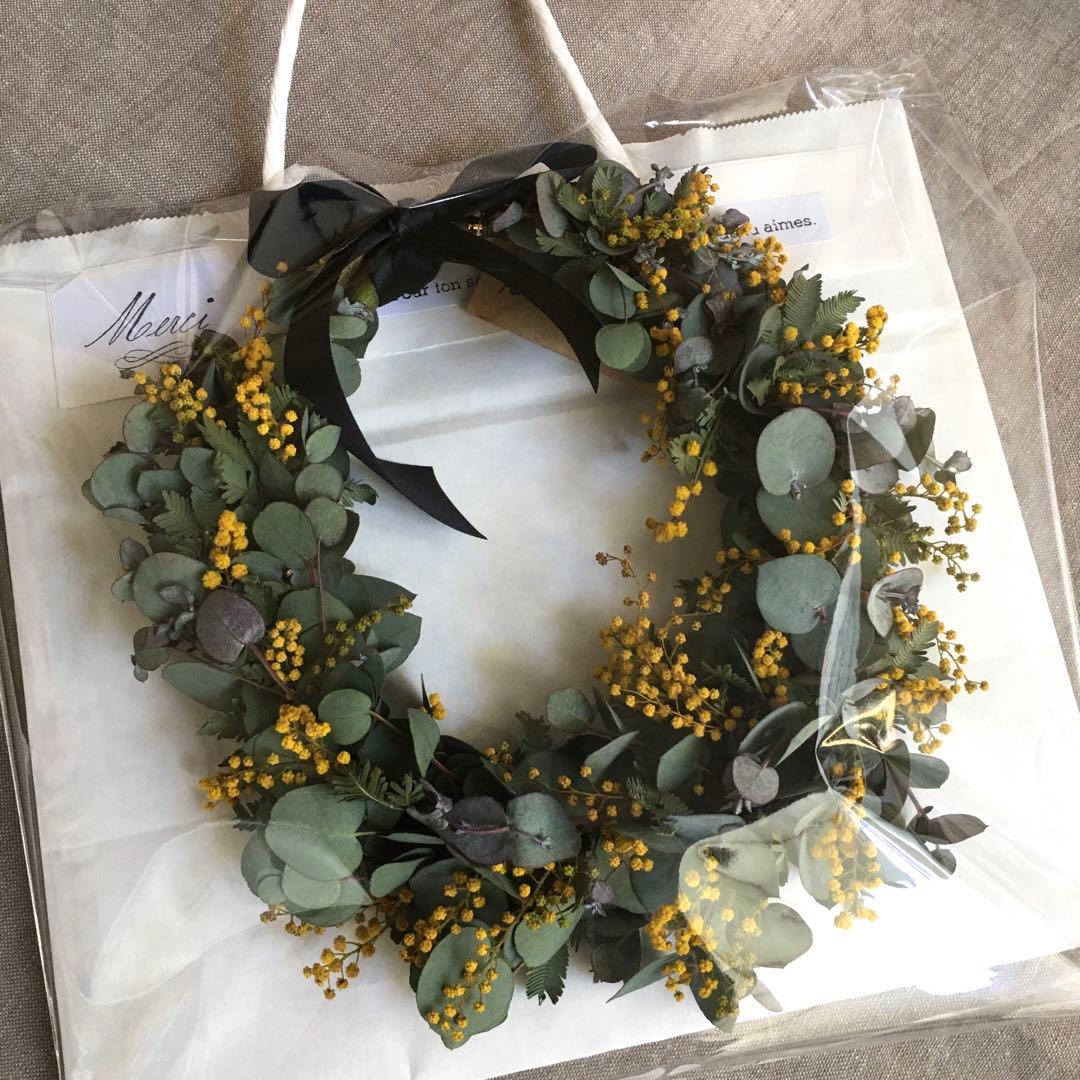 ユーカリとミモザのオーバルリース