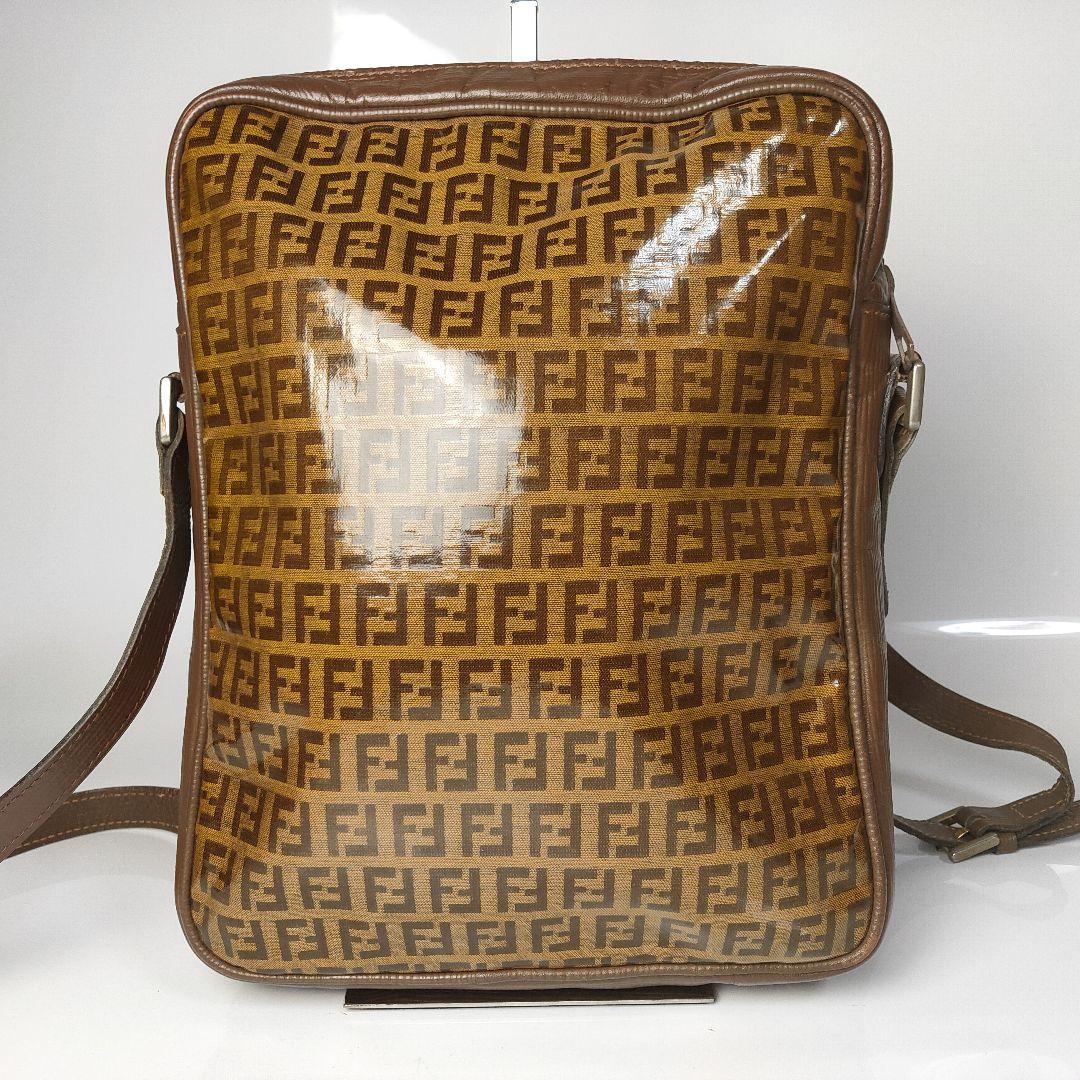見逃し厳禁！おトクな FENDI ズッカ柄 オレンジポシェット バッグ