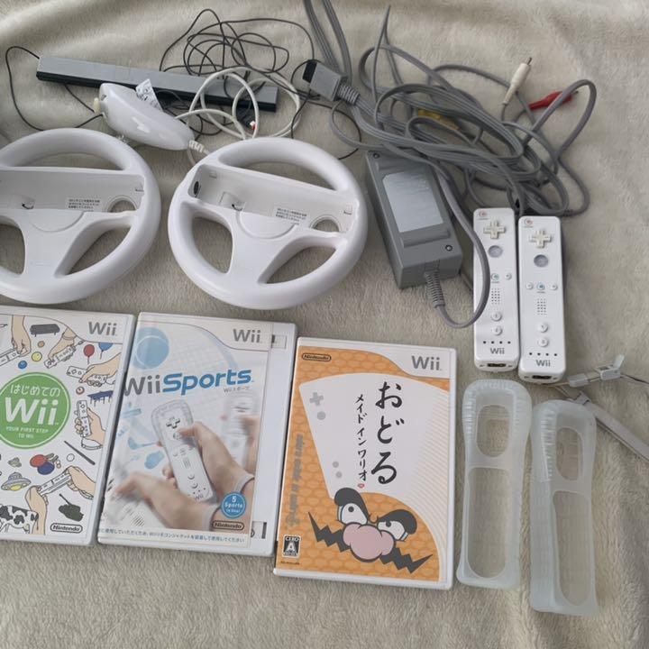 Wii 本体＆リモコン各種＆ソフト4点まとめ売り