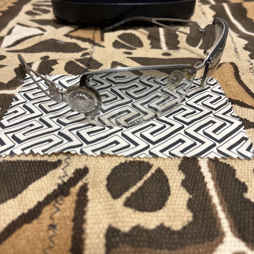 VERSACE サイドメデューサ サングラス・HYDEさん着用モデル