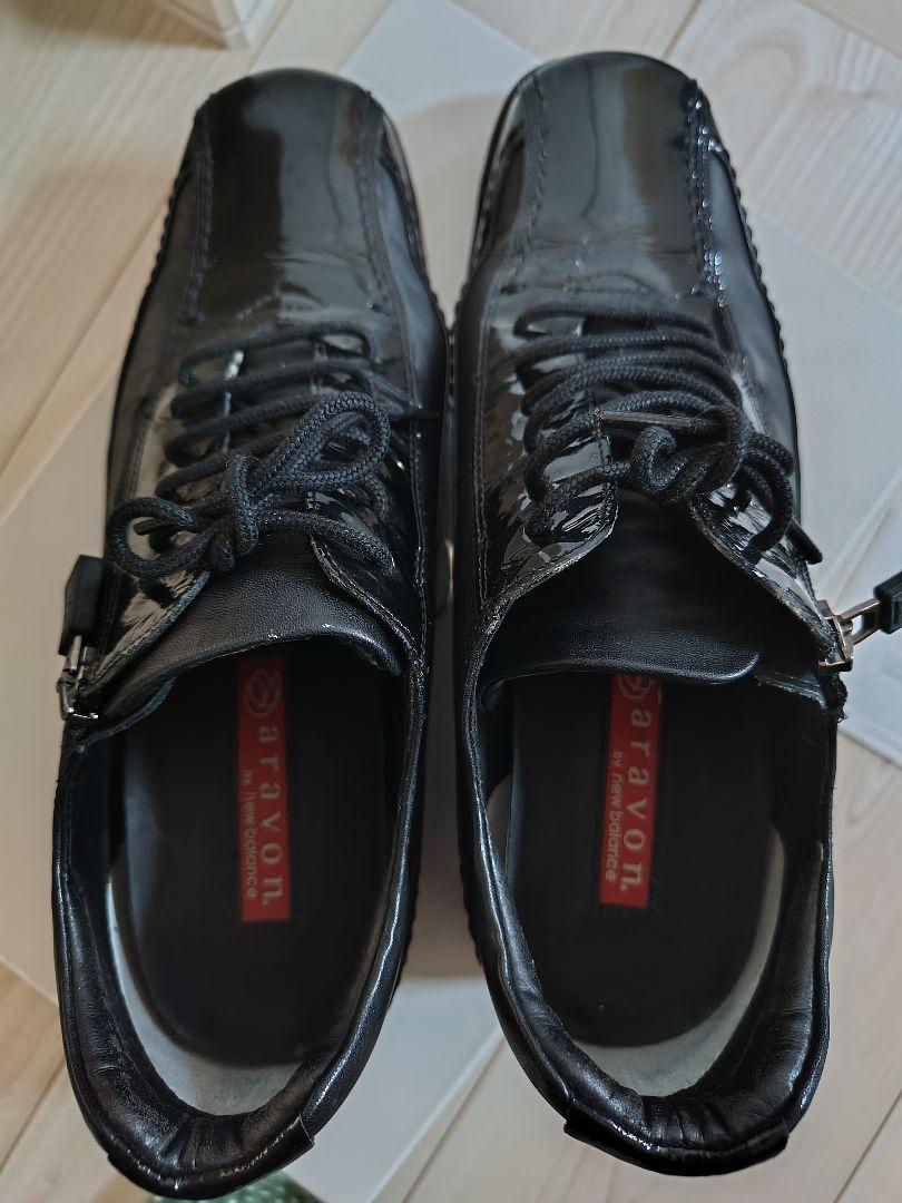 《美品》ニューバランスNewbalance アラボン aravon 24.0