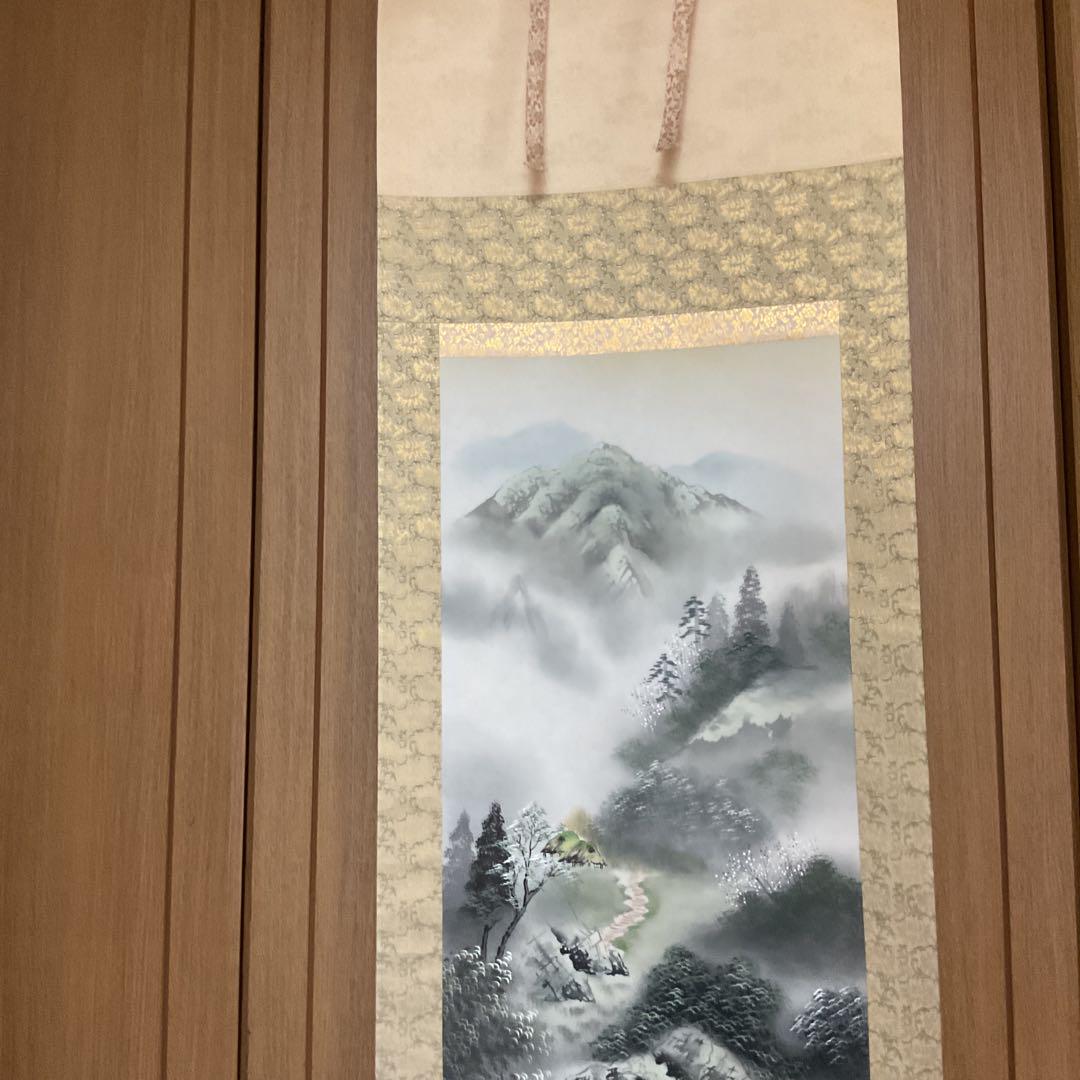 秀峰作 絹本彩色画 山水図 箱はタトウ箱を用意致します。