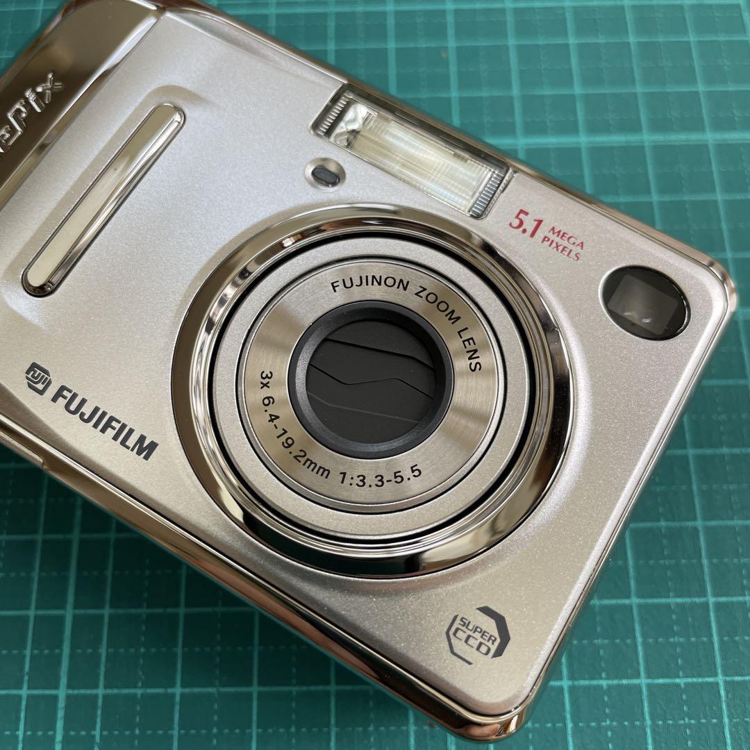富士フィルム FUJIFILM デジタルカメラ FinePix 佳き A500 単三