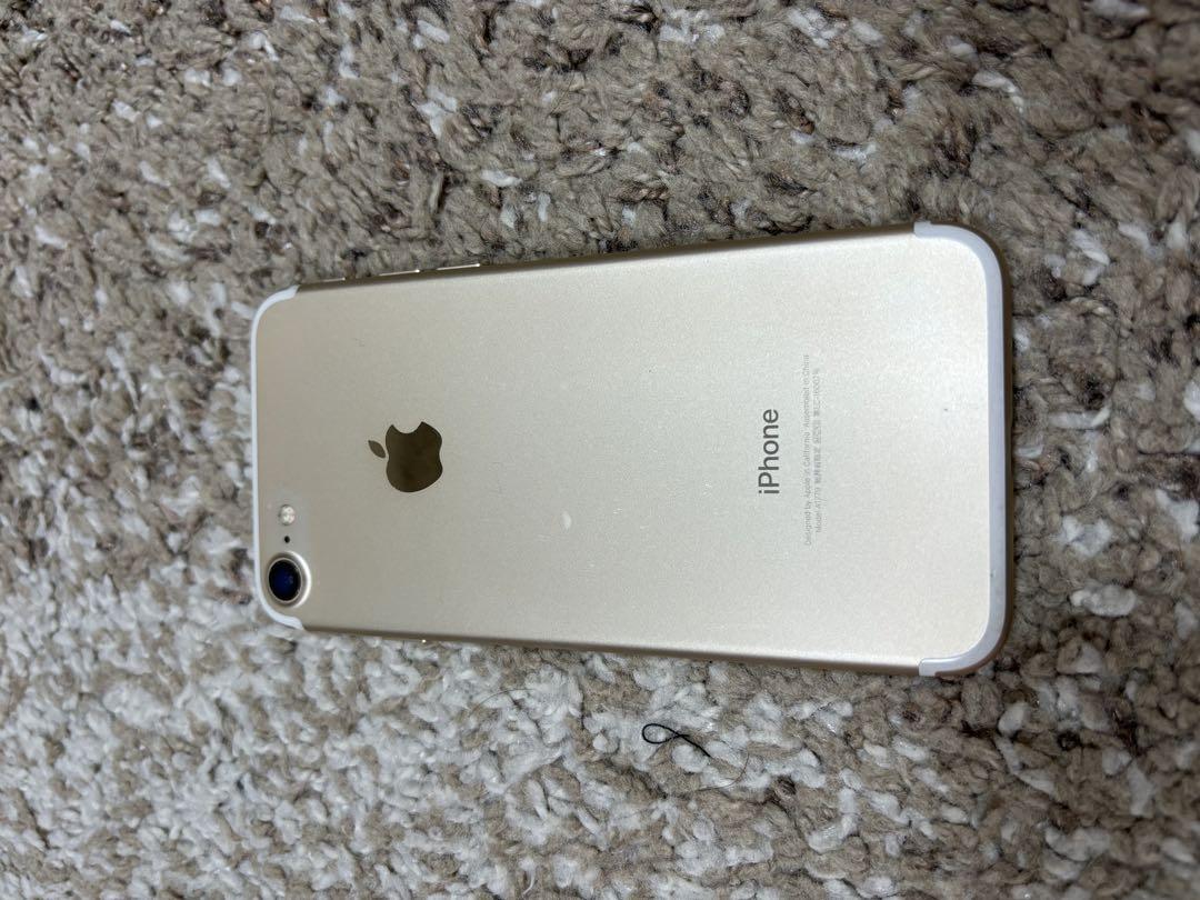 iPhone 7 Gold 32GB 本体(箱、充電器付き) SIMなし